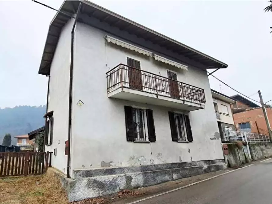 Immagine 2 di Casa indipendente in vendita  a Sesto Calende