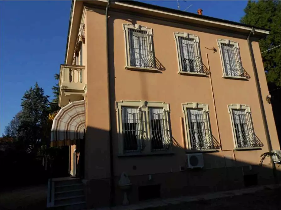 Immagine 2 di Villa in vendita  a Saronno