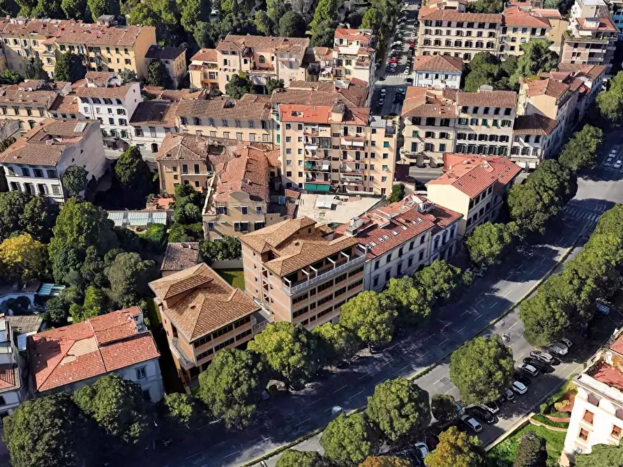 Immagine 15 di Appartamento in vendita  a Firenze