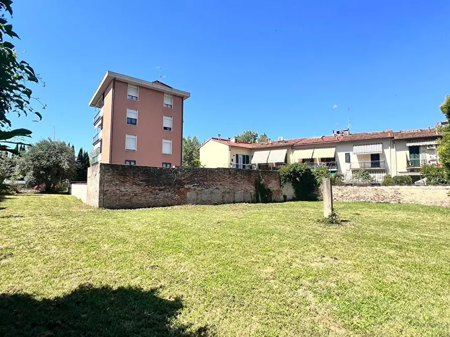 Immagine 2 di Terreno agricolo in vendita  a Firenze