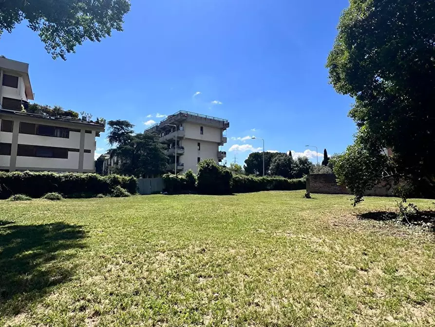 Immagine 8 di Terreno agricolo in vendita  a Firenze