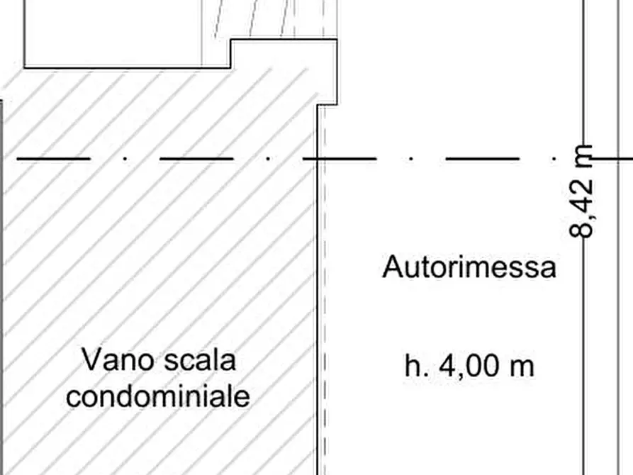 Immagine 1 di Garage in vendita  a Poggibonsi