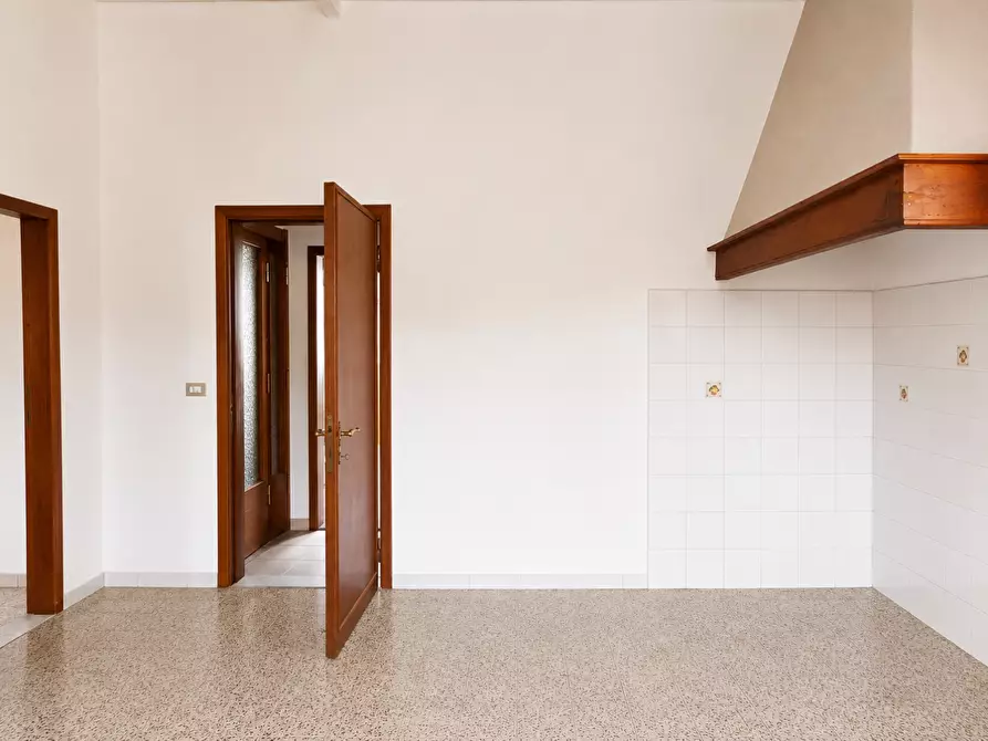 Immagine 18 di Appartamento in vendita  a Capraia E Limite