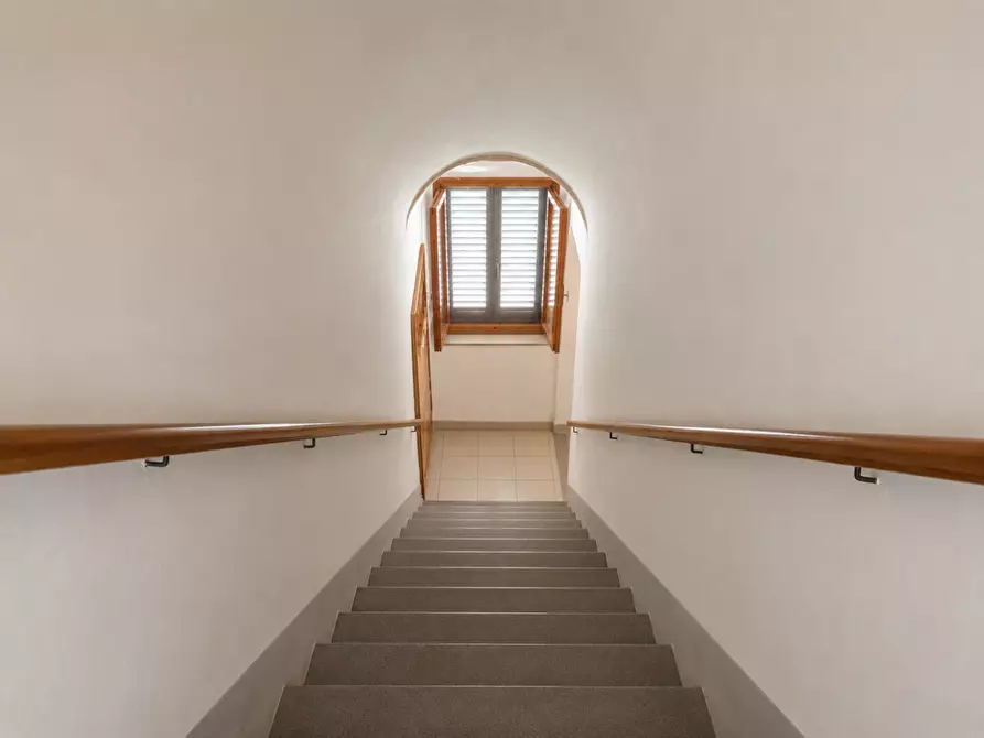 Immagine 11 di Appartamento in vendita  a Capraia E Limite