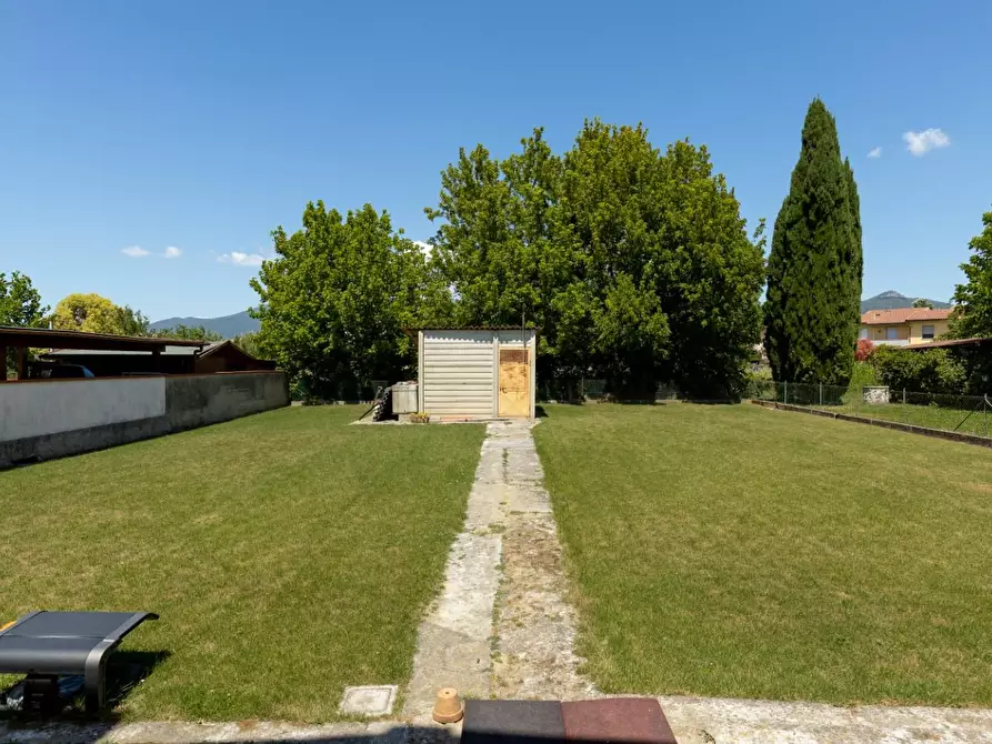 Immagine 3 di Villa in vendita  a Cascina
