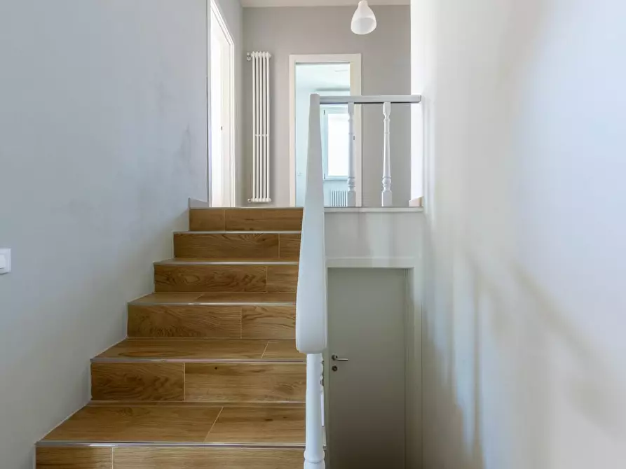 Immagine 13 di Villa in vendita  a Cascina