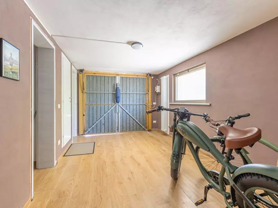 Immagine 26 di Villa in vendita  a Cascina