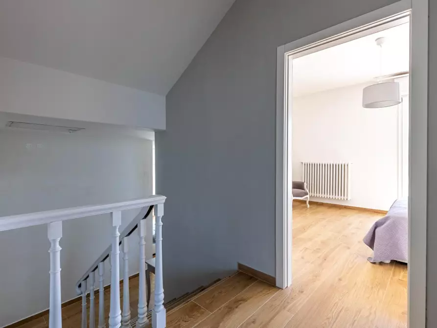 Immagine 14 di Villa in vendita  a Cascina