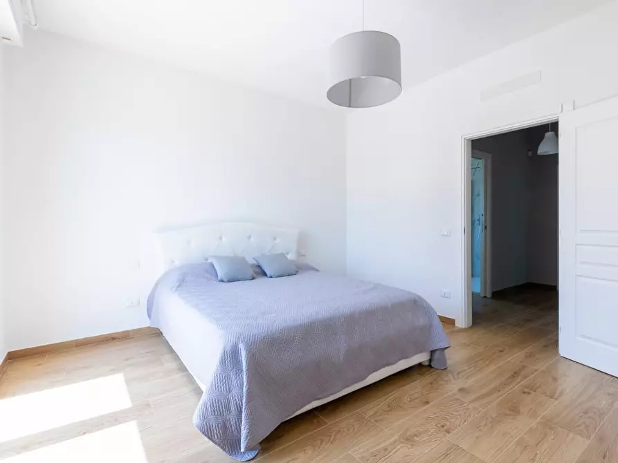 Immagine 15 di Villa in vendita  a Cascina