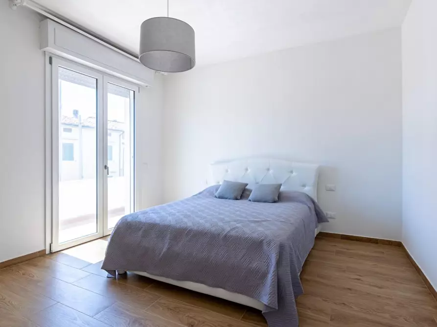 Immagine 16 di Villa in vendita  a Cascina