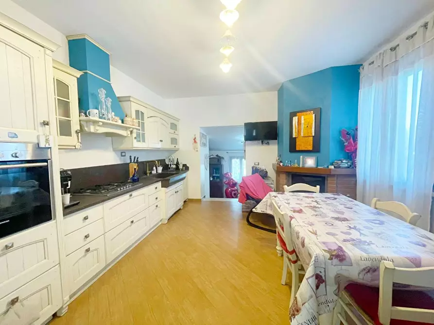 Immagine 10 di Porzione di casa in vendita  a Santa Maria A Monte