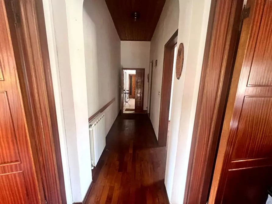 Immagine 11 di Appartamento in vendita  a Barga