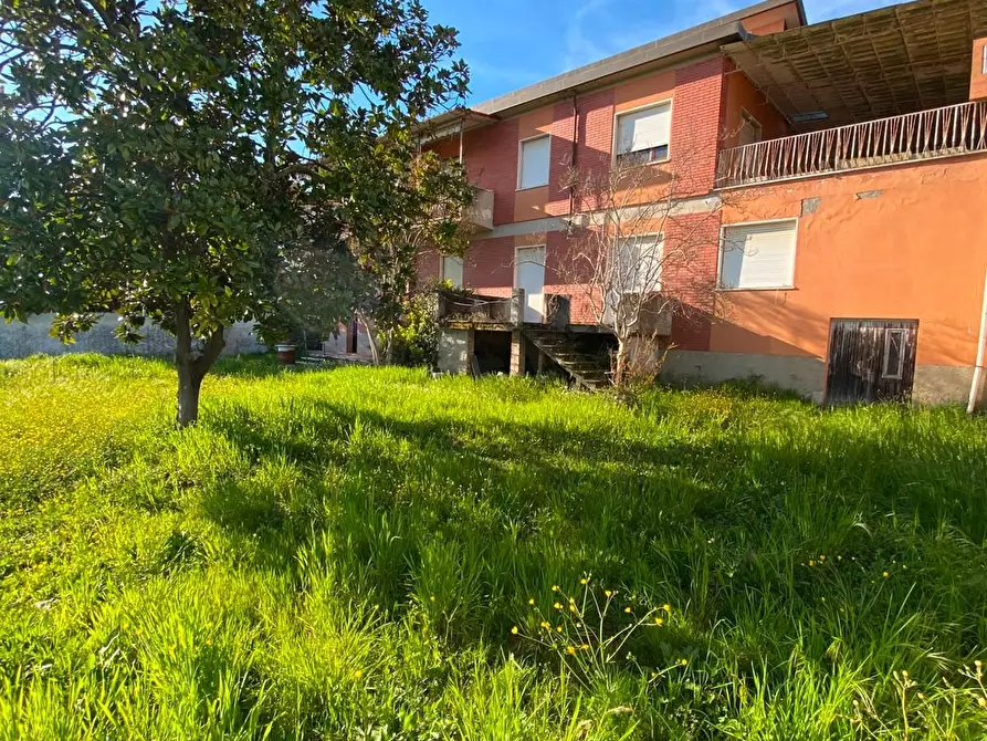 Immagine 1 di Villa in vendita  a Carrara