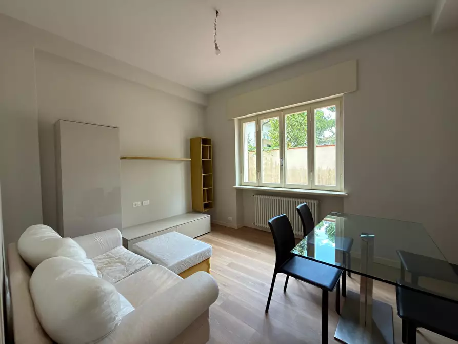 Immagine 1 di Appartamento in affitto  a Camaiore