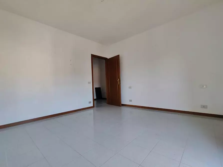 Immagine 10 di Appartamento in vendita  a Cascina