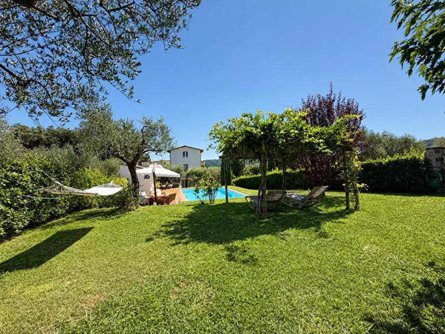 Immagine 47 di Rustico / casale in vendita  a Lucca