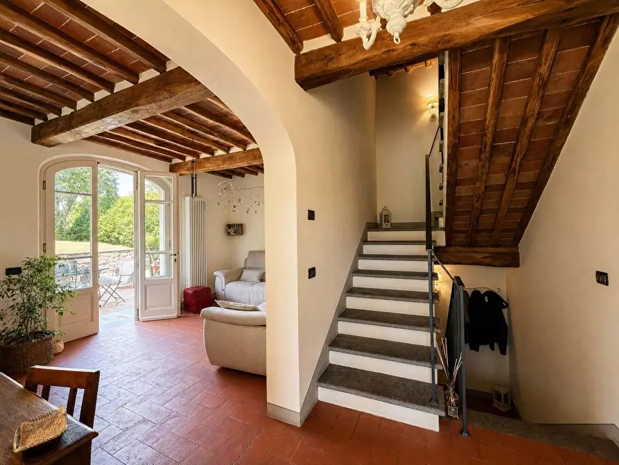 Immagine 10 di Rustico / casale in vendita  a Lucca