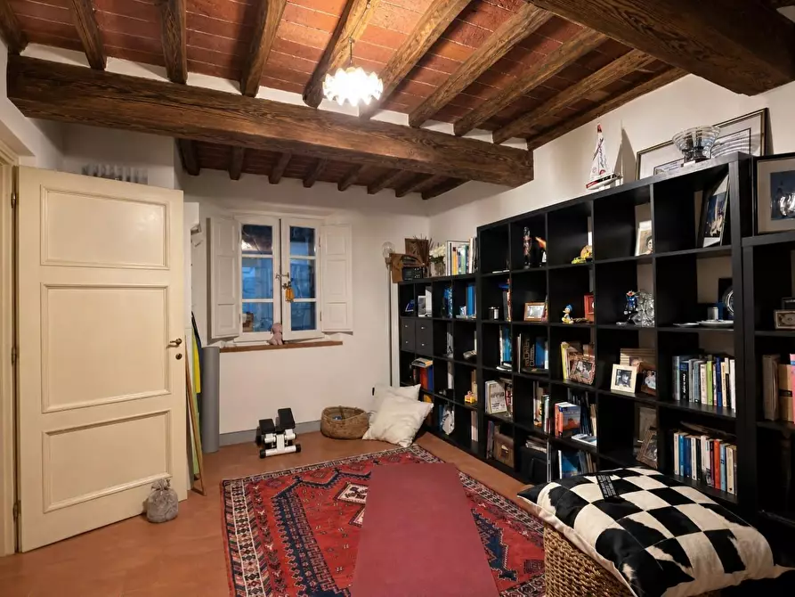 Immagine 16 di Rustico / casale in vendita  a Lucca