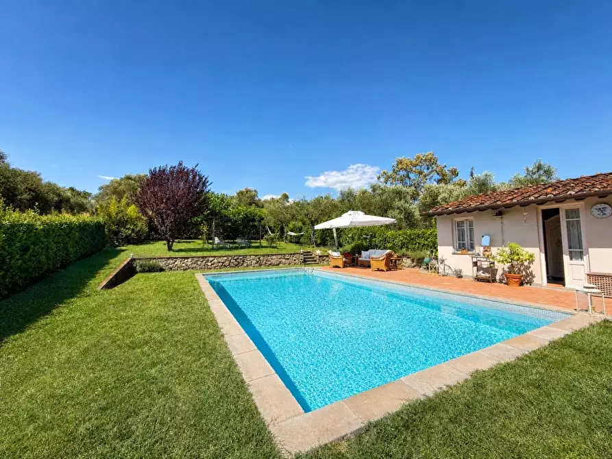 Immagine 31 di Rustico / casale in vendita  a Lucca