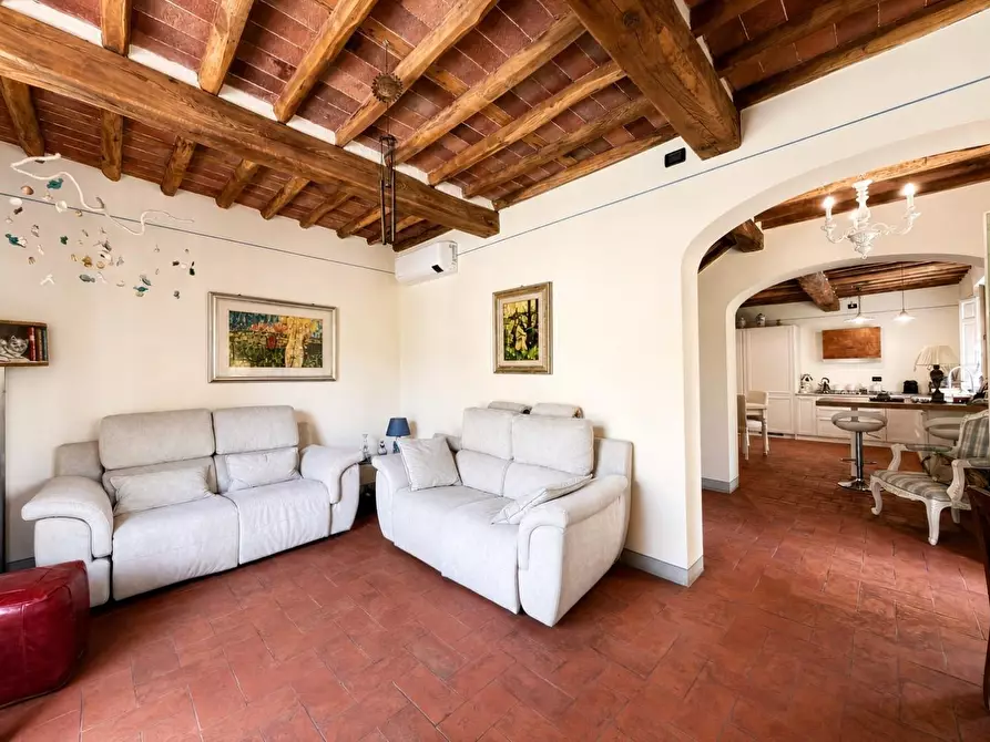 Immagine 12 di Rustico / casale in vendita  a Lucca