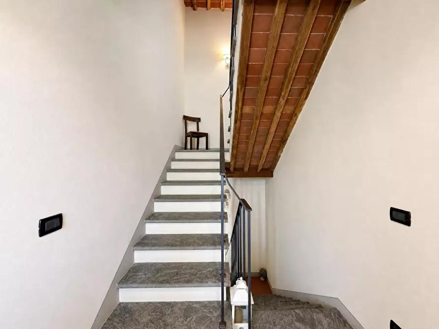 Immagine 18 di Rustico / casale in vendita  a Lucca