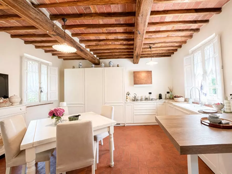 Immagine 39 di Rustico / casale in vendita  a Lucca
