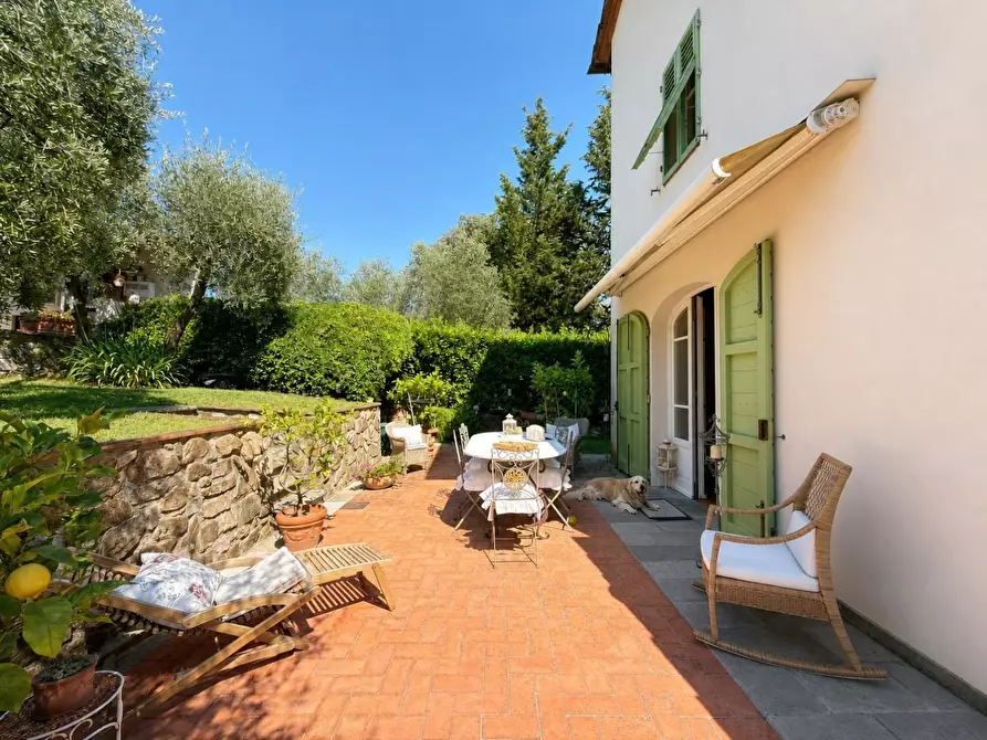 Immagine 34 di Rustico / casale in vendita  a Lucca