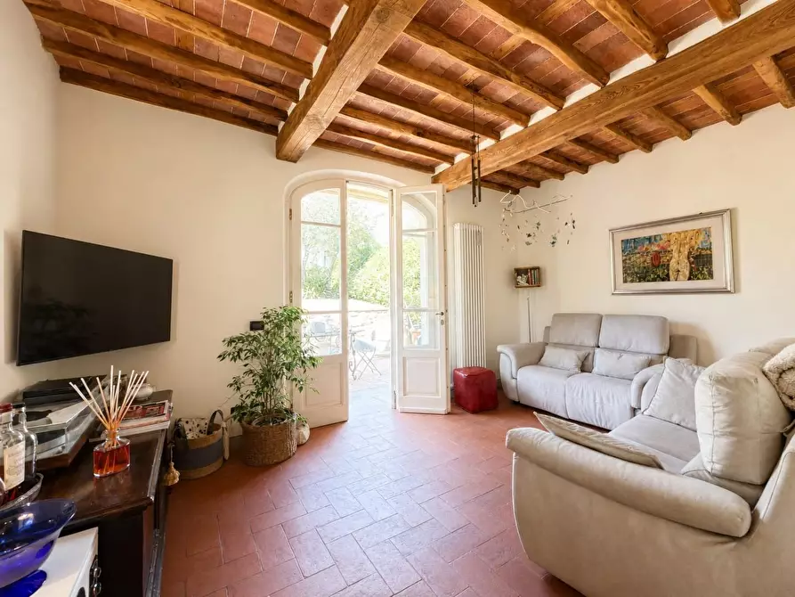 Immagine 11 di Rustico / casale in vendita  a Lucca