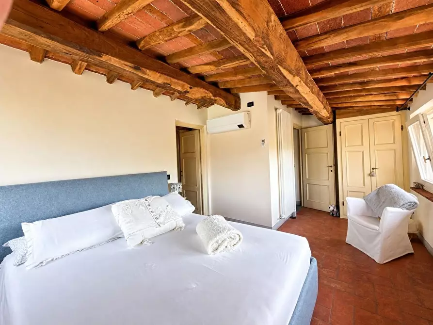 Immagine 20 di Rustico / casale in vendita  a Lucca