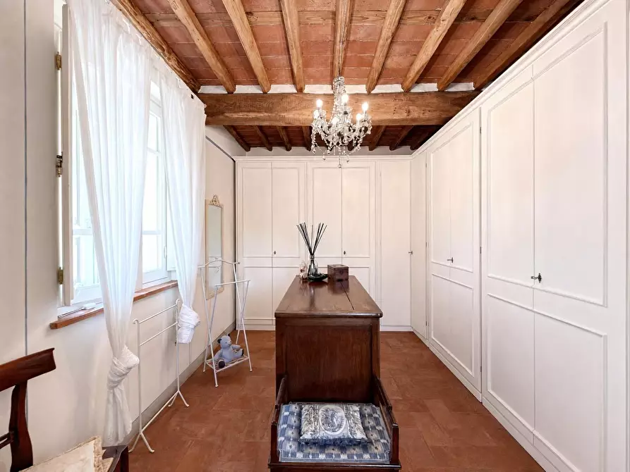 Immagine 23 di Rustico / casale in vendita  a Lucca