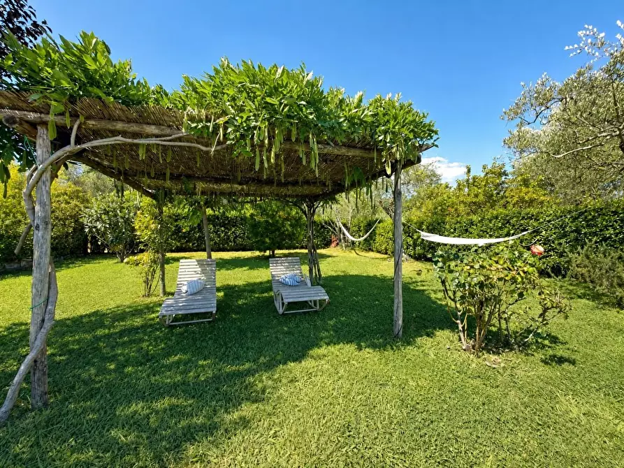 Immagine 48 di Rustico / casale in vendita  a Lucca