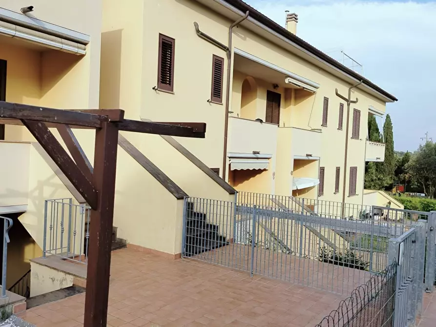 Immagine 1 di Casa bifamiliare in vendita  a Riparbella