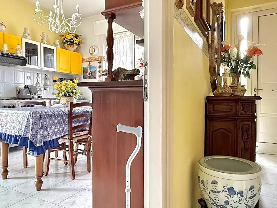 Immagine 6 di Casa semindipendente in vendita  a Massa