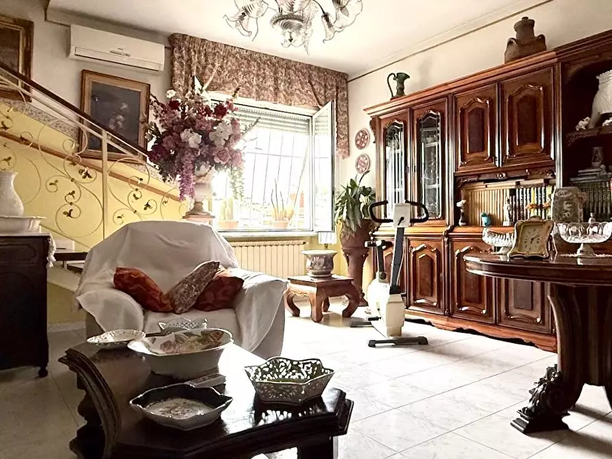 Immagine 10 di Casa semindipendente in vendita  a Massa