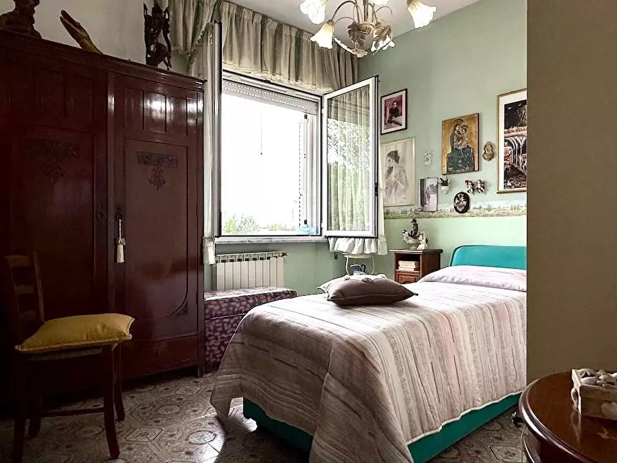 Immagine 17 di Casa semindipendente in vendita  a Massa