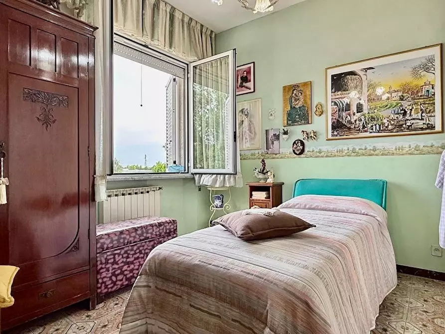 Immagine 15 di Casa semindipendente in vendita  a Massa