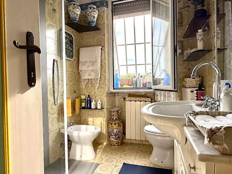 Immagine 18 di Casa semindipendente in vendita  a Massa