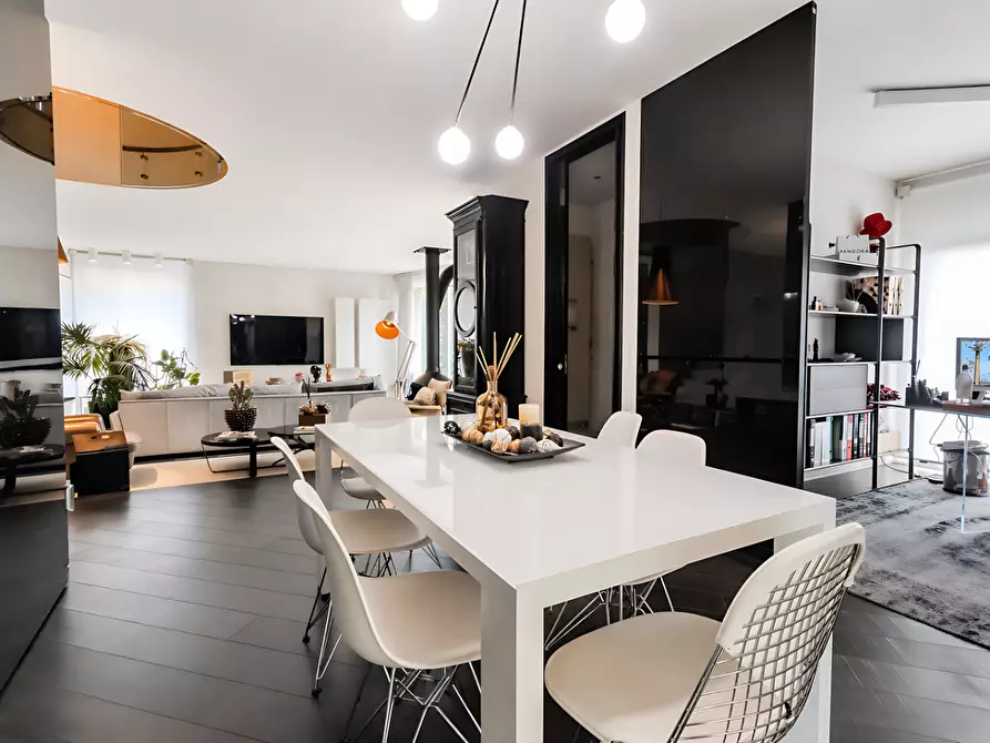 Immagine 8 di Villa in vendita  a Fucecchio