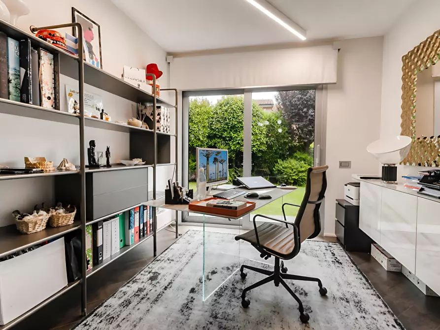 Immagine 9 di Villa in vendita  a Fucecchio