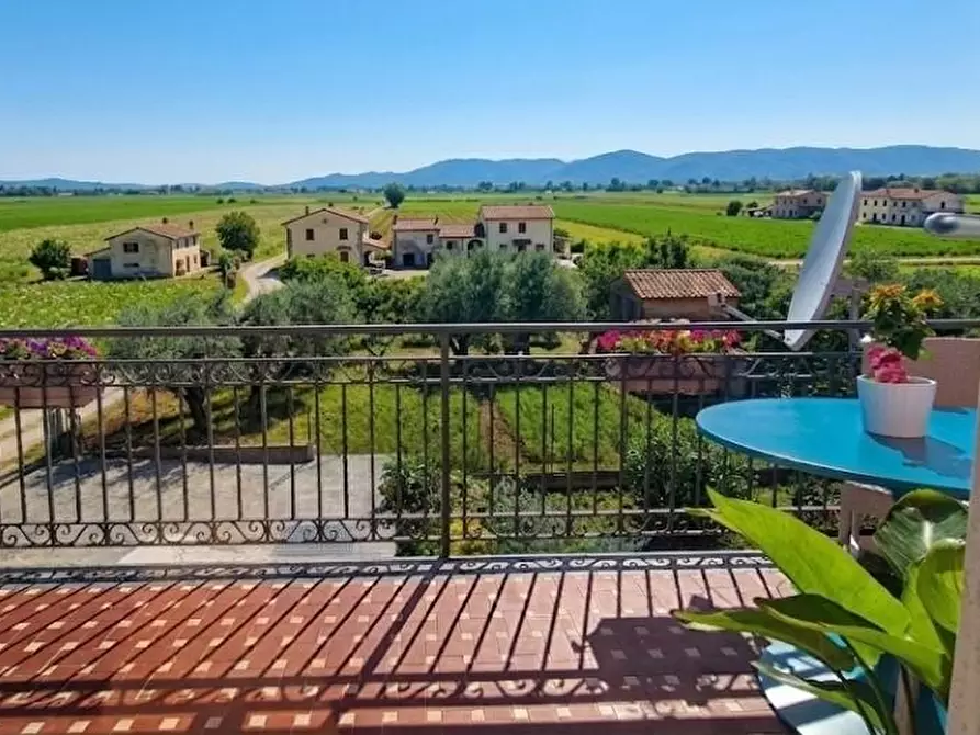 Immagine 5 di Villa in vendita  a Carrara