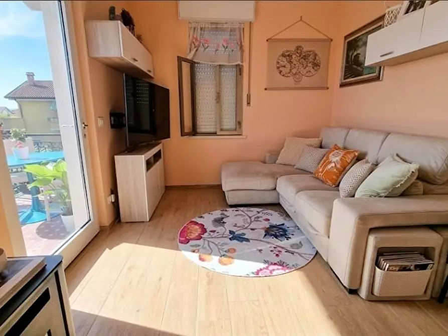 Immagine 7 di Villa in vendita  a Carrara