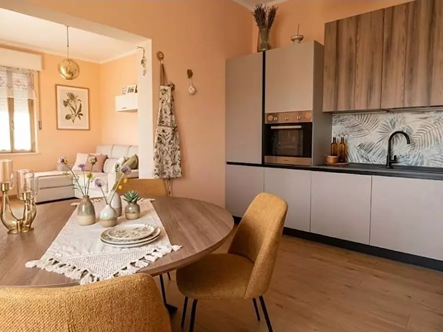 Immagine 6 di Villa in vendita  a Carrara