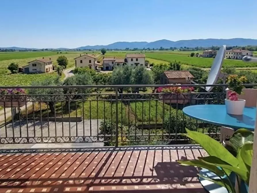 Immagine 16 di Villa in vendita  a Carrara