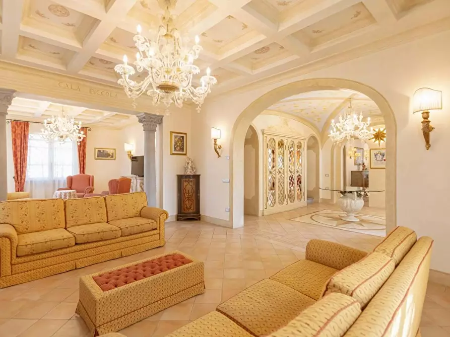 Immagine 14 di Villa in vendita  a Cecina