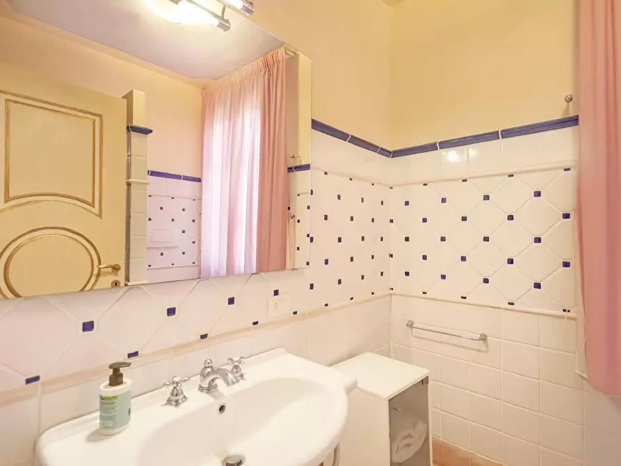 Immagine 31 di Villa in vendita  a Cecina