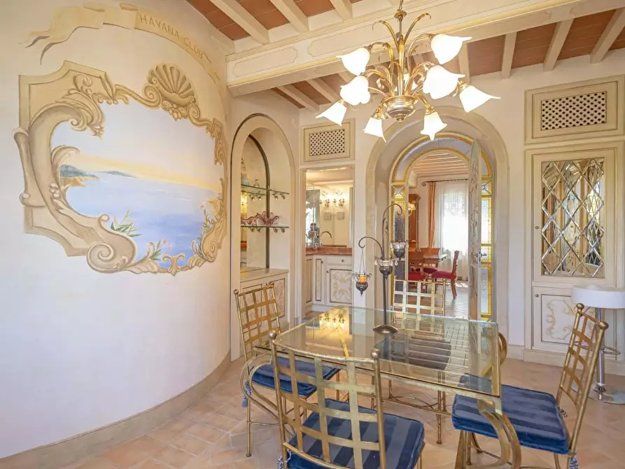 Immagine 18 di Villa in vendita  a Cecina