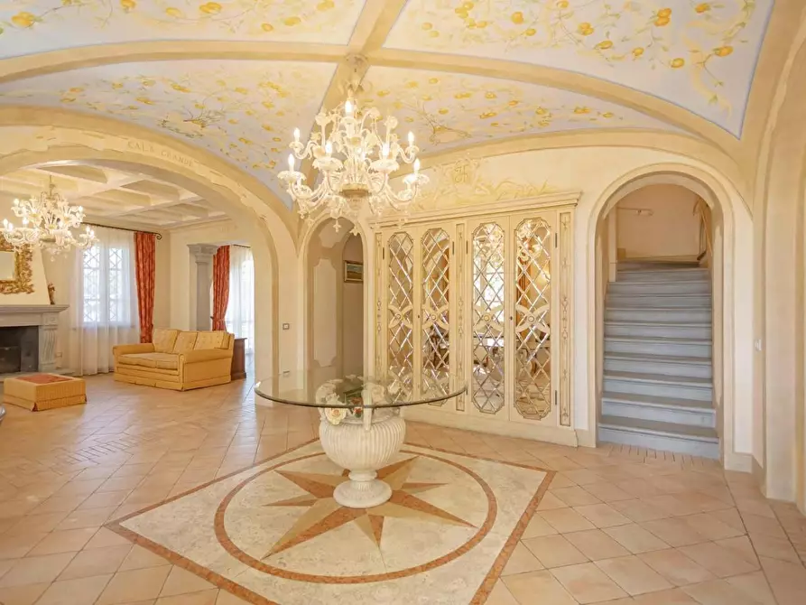 Immagine 12 di Villa in vendita  a Cecina