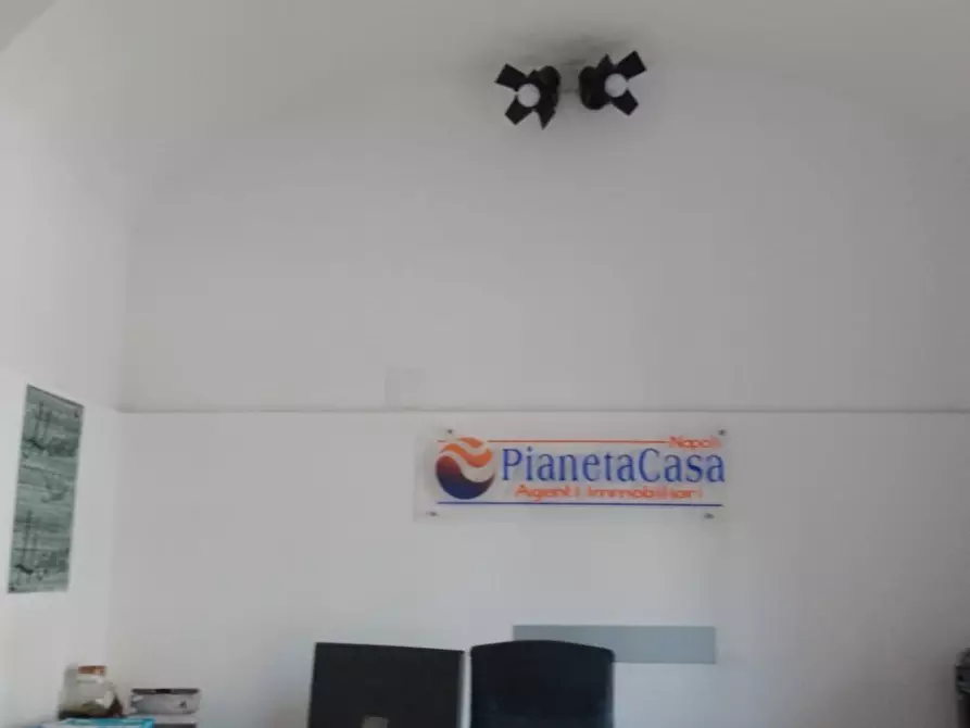 Immagine 5 di Negozio in affitto  a Napoli