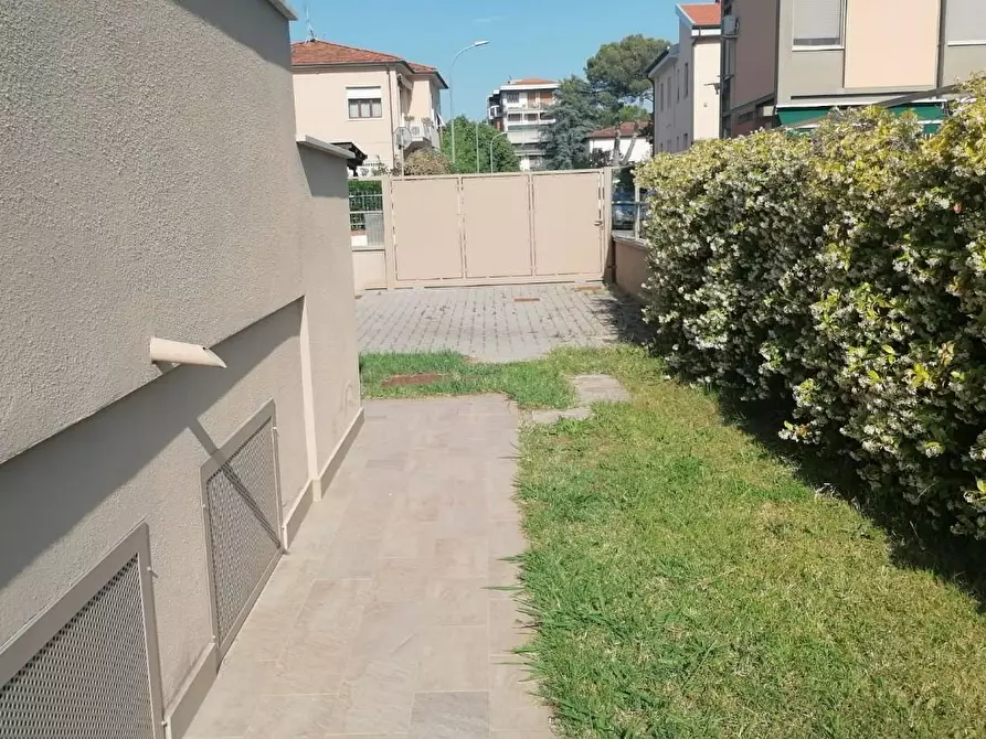 Immagine 4 di Appartamento in vendita  a Pisa