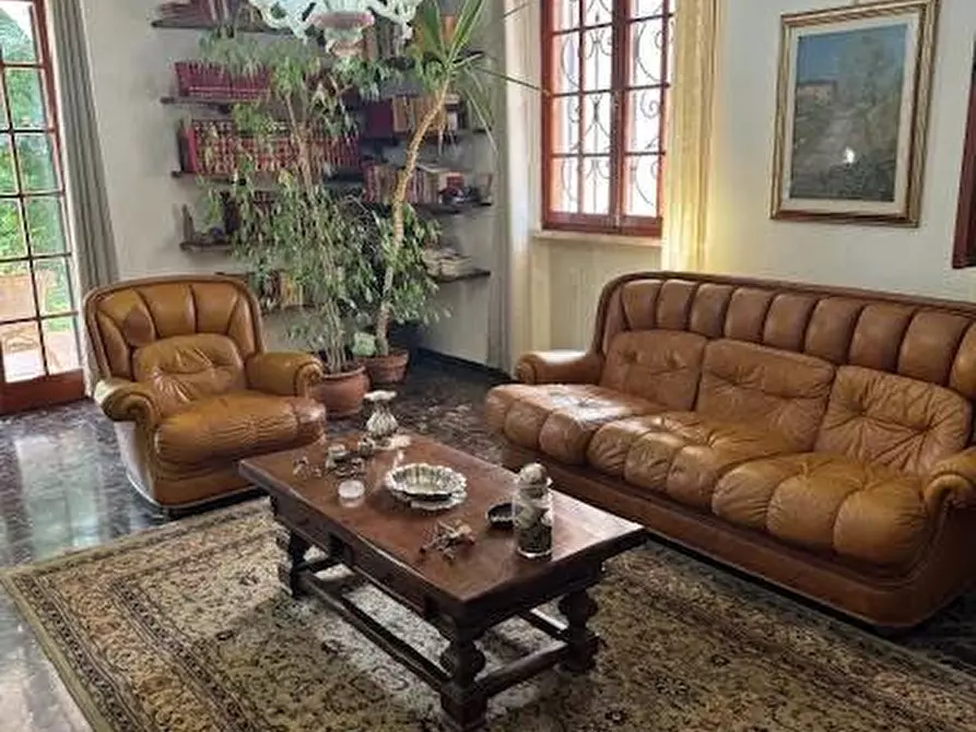 Immagine 2 di Villa in vendita  a San Giuliano Terme